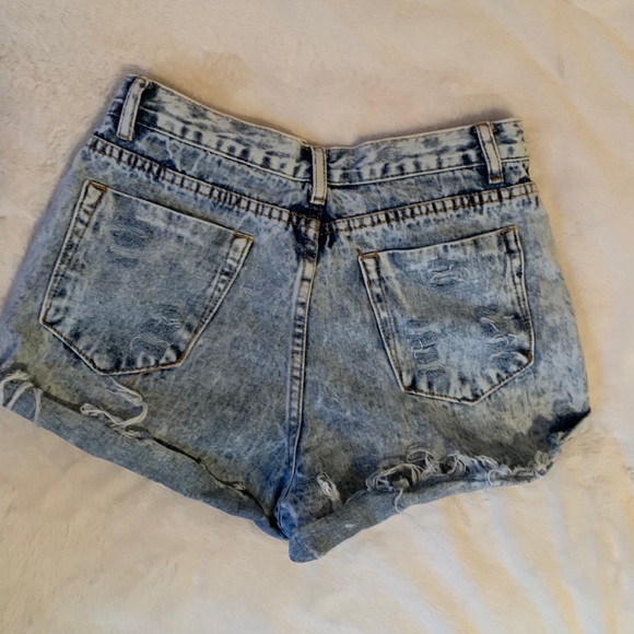 White Fox Acid Wash High Waisted Denim Shorts 4US - Picture 4 of 5